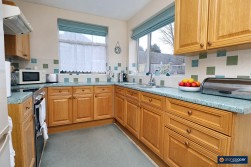 Ryde Avenue, Weddington, Nuneaton, CV10 0BW