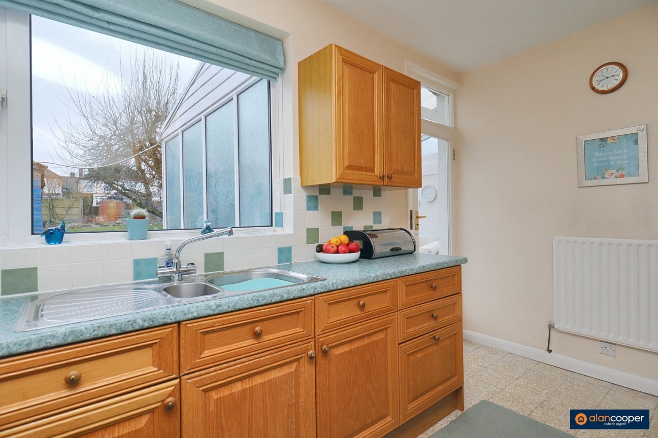 Ryde Avenue, Weddington, Nuneaton, CV10 0BW