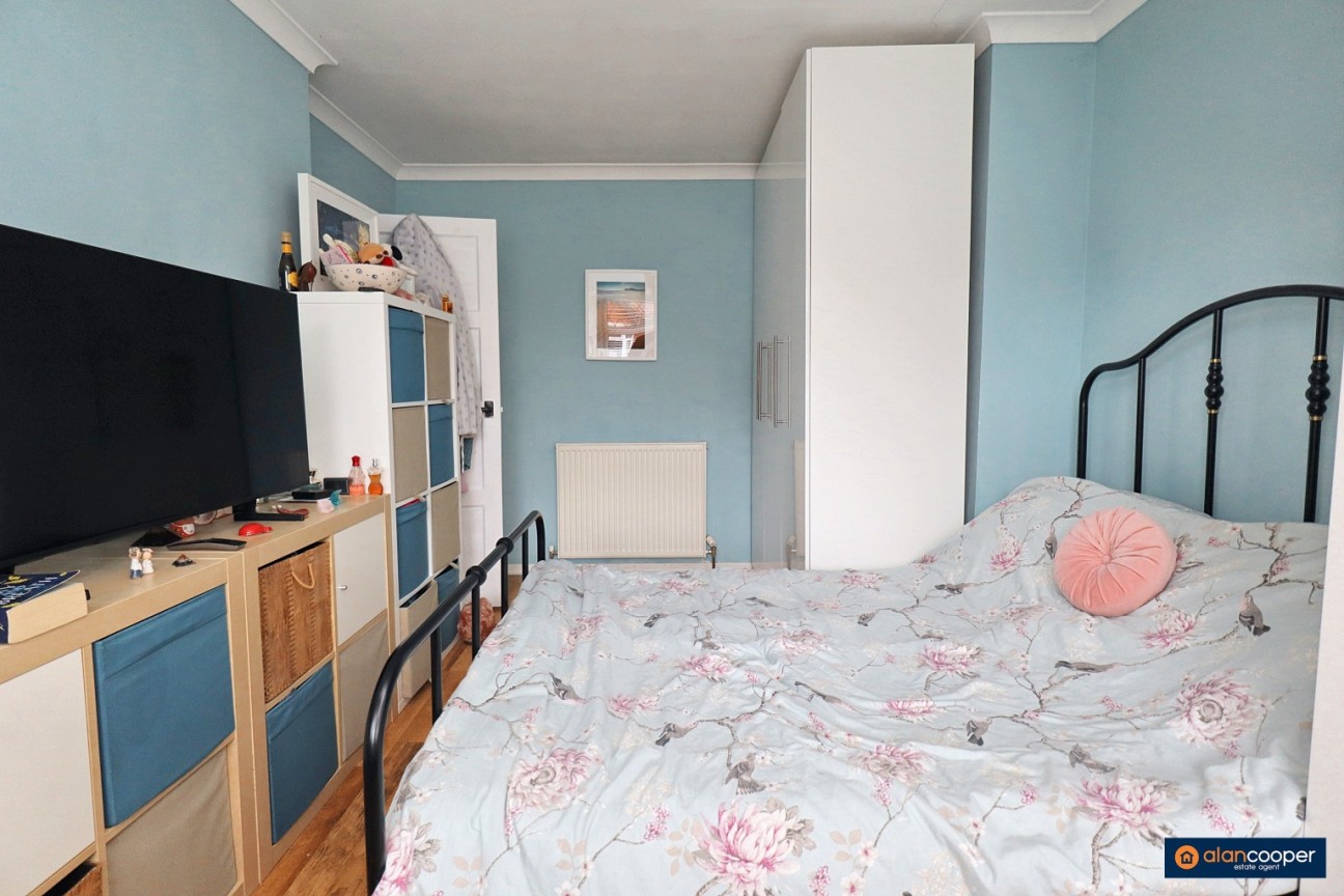 Oakdene Crescent, Weddington, Nuneaton, CV10 0DX