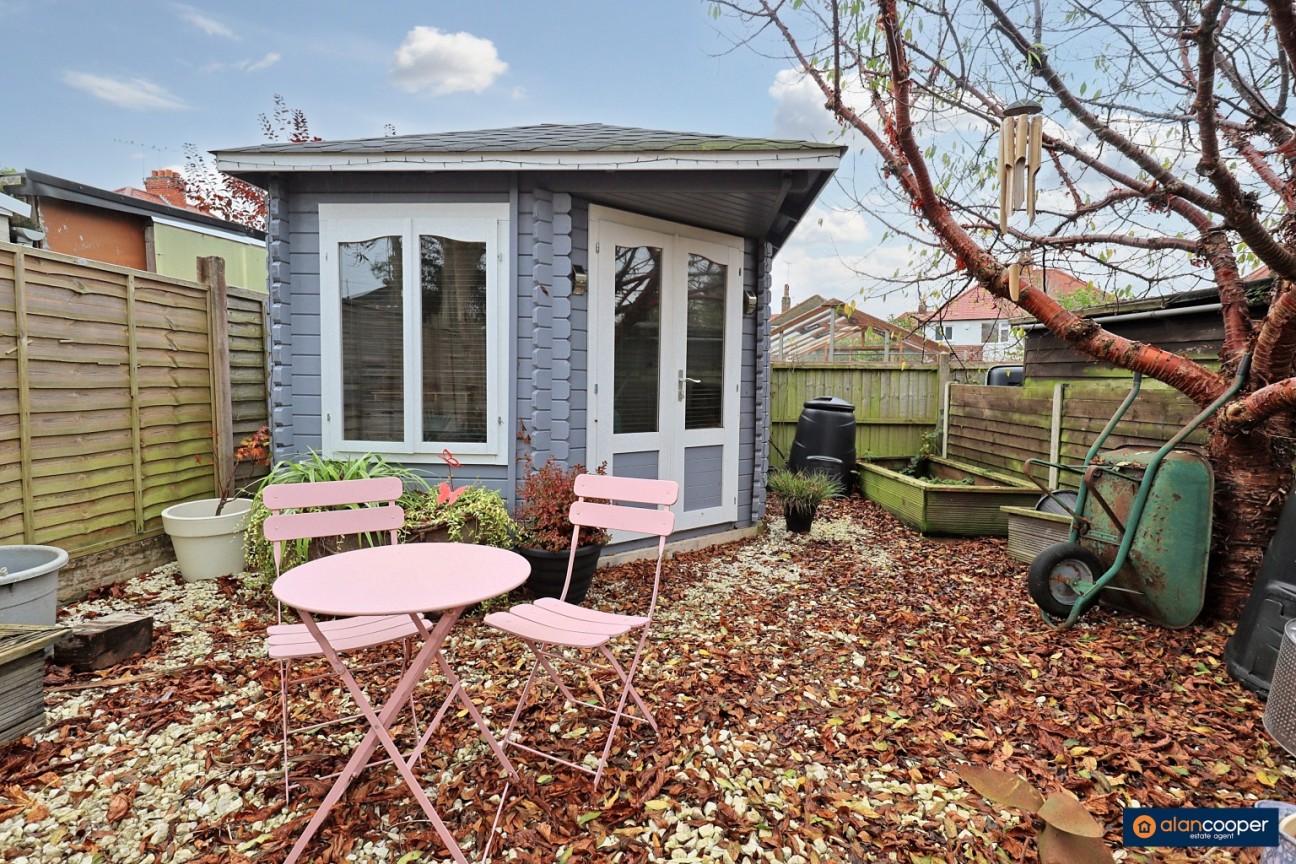 Oakdene Crescent, Weddington, Nuneaton, CV10 0DX