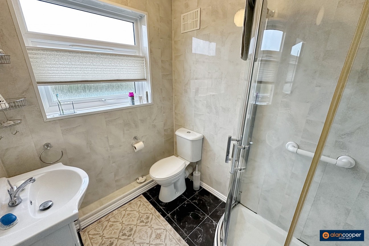 Oakdene Crescent, Weddington, Nuneaton, CV10 0DU