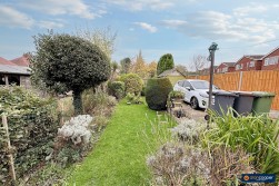 Oakdene Crescent, Weddington, Nuneaton, CV10 0DU
