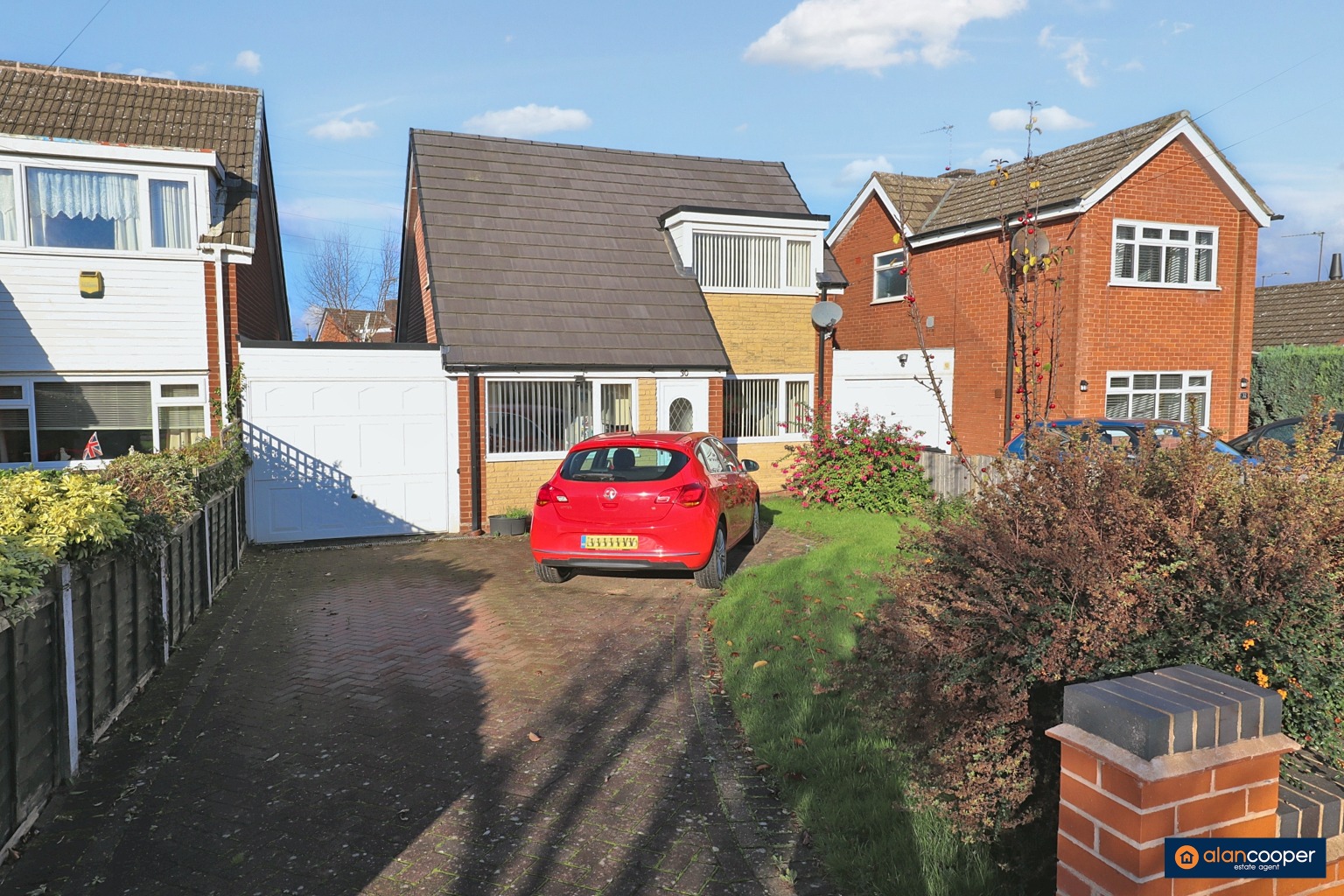 Golf Drive, Whitestone, Nuneaton, CV11 6LY