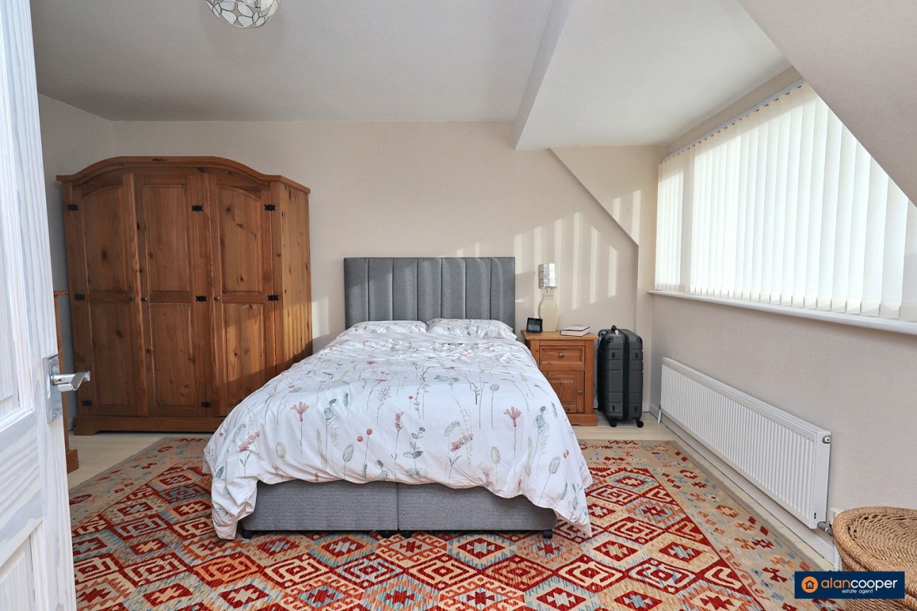 Golf Drive, Whitestone, Nuneaton, CV11 6LY