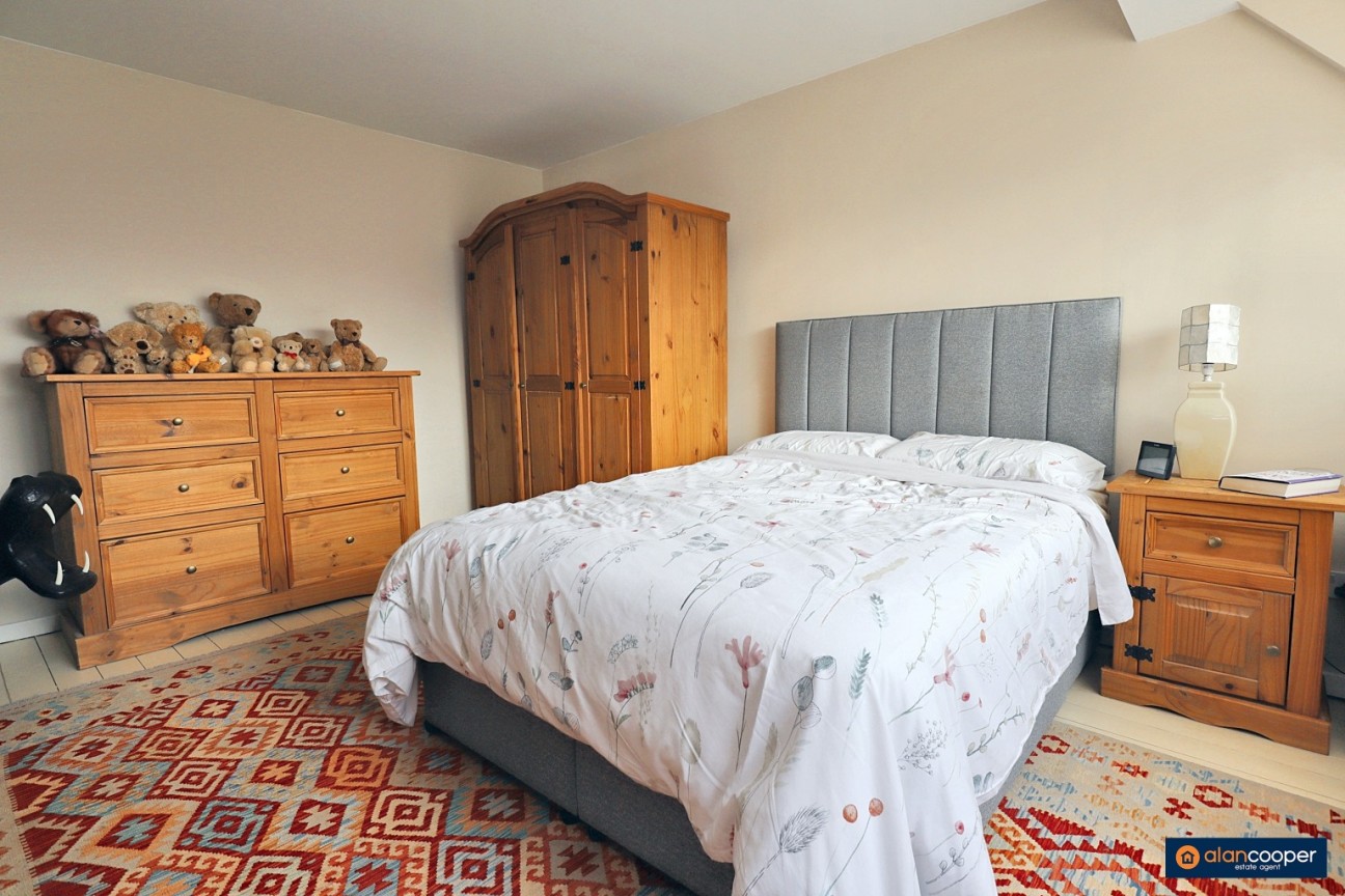 Golf Drive, Whitestone, Nuneaton, CV11 6LY