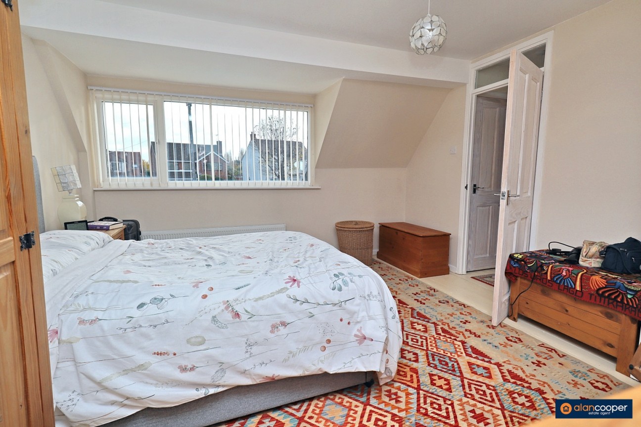 Golf Drive, Whitestone, Nuneaton, CV11 6LY