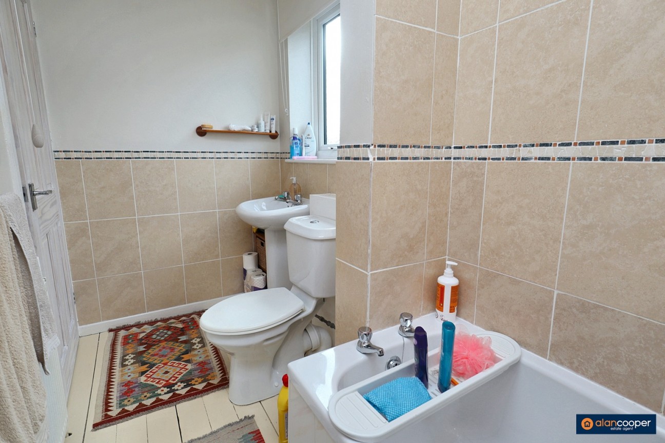 Golf Drive, Whitestone, Nuneaton, CV11 6LY