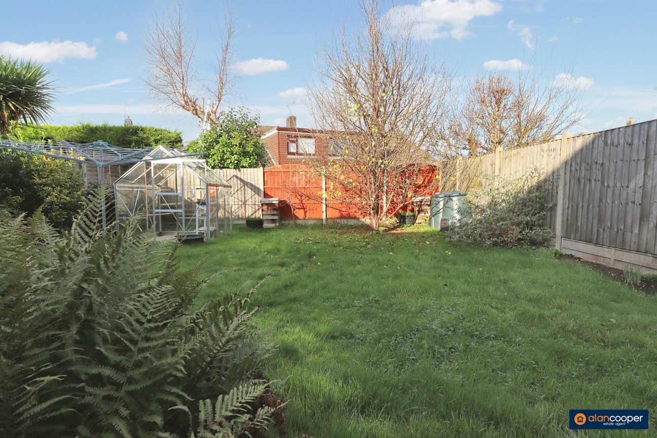 Golf Drive, Whitestone, Nuneaton, CV11 6LY