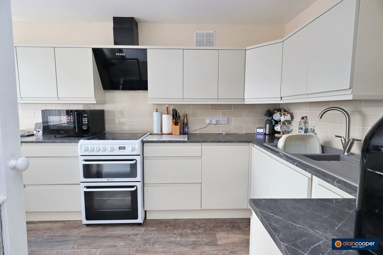 Golf Drive, Whitestone, Nuneaton, CV11 6LY