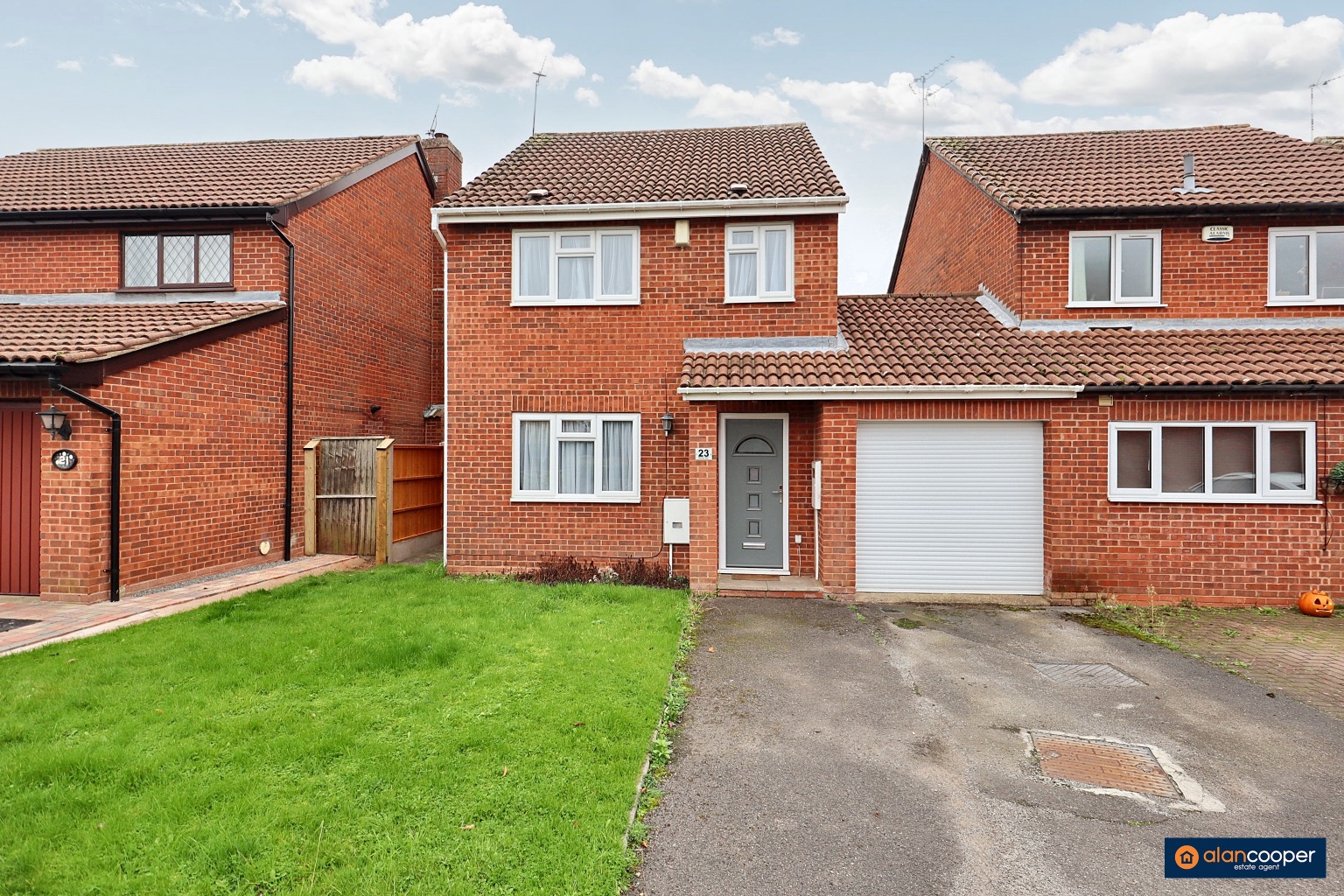 Clovelly Way, Horeston Grange, Nuneaton, CV11 6YB