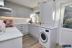 Aston Road, Abbey Green, Nuneaton, CV11 5EL