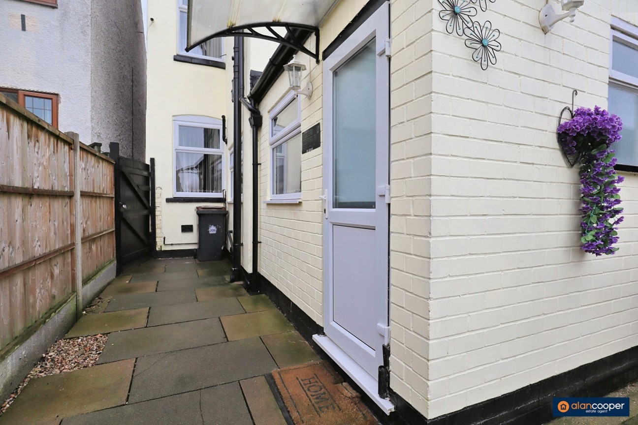 Bucks Hill, Stockingford, Nuneaton, CV10 9LE