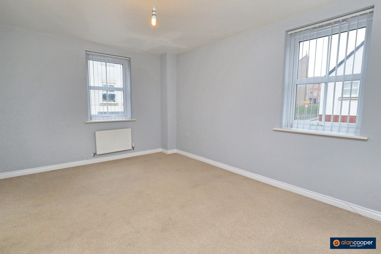 Edinburgh Road, Nuneaton, CV10 9FP