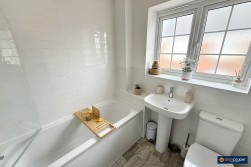 Wyandotte Lane, Lockley Gardens, Nuneaton, CV11 6XS