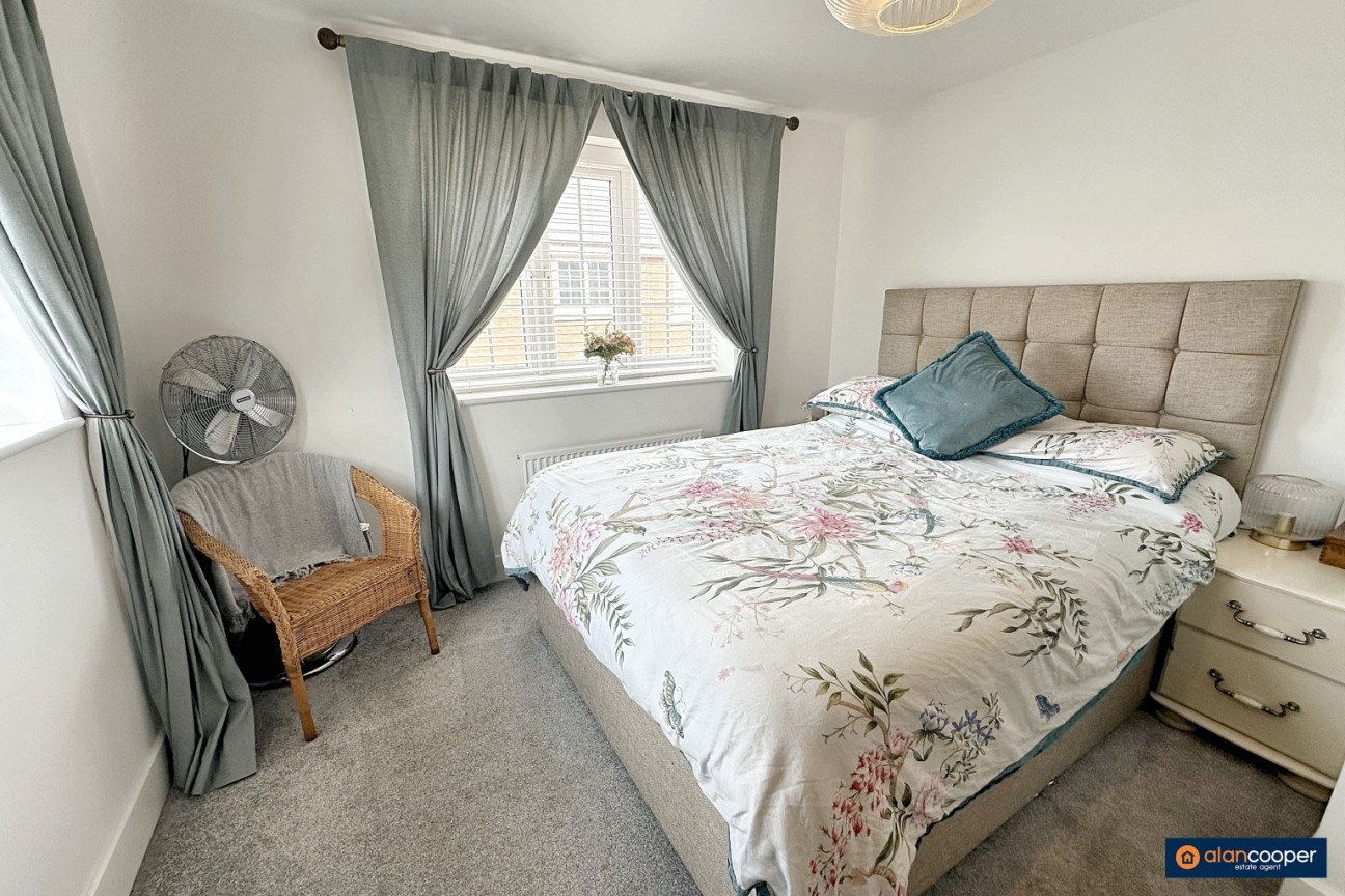 Wyandotte Lane, Lockley Gardens, Nuneaton, CV11 6XS