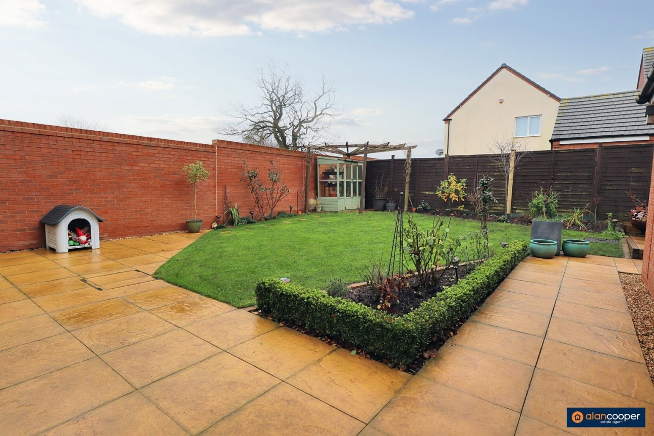 Harvest Way, Weddington, Nuneaton, CV10 0FJ