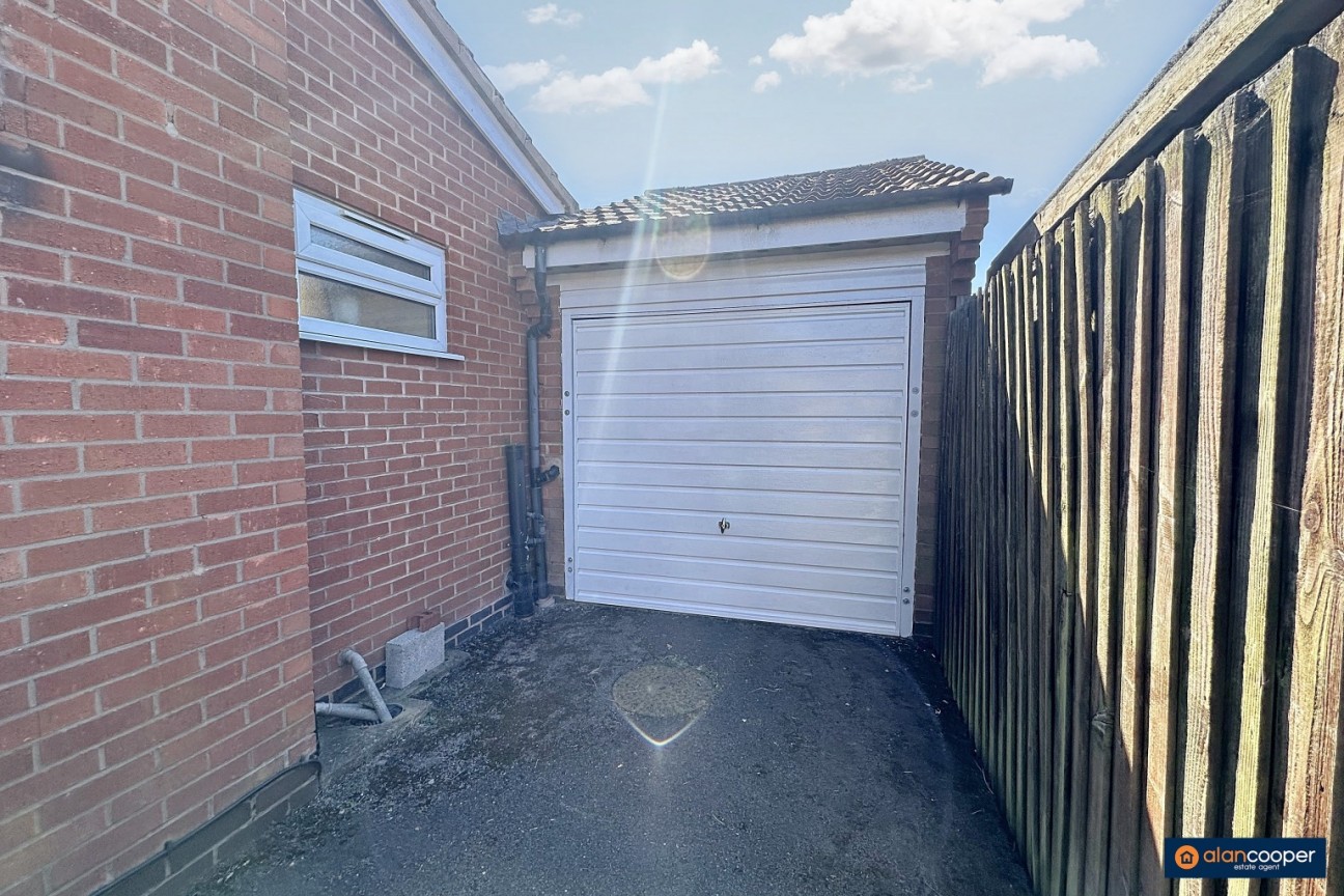 Epsom Close, Bedworth, CV12 8TE