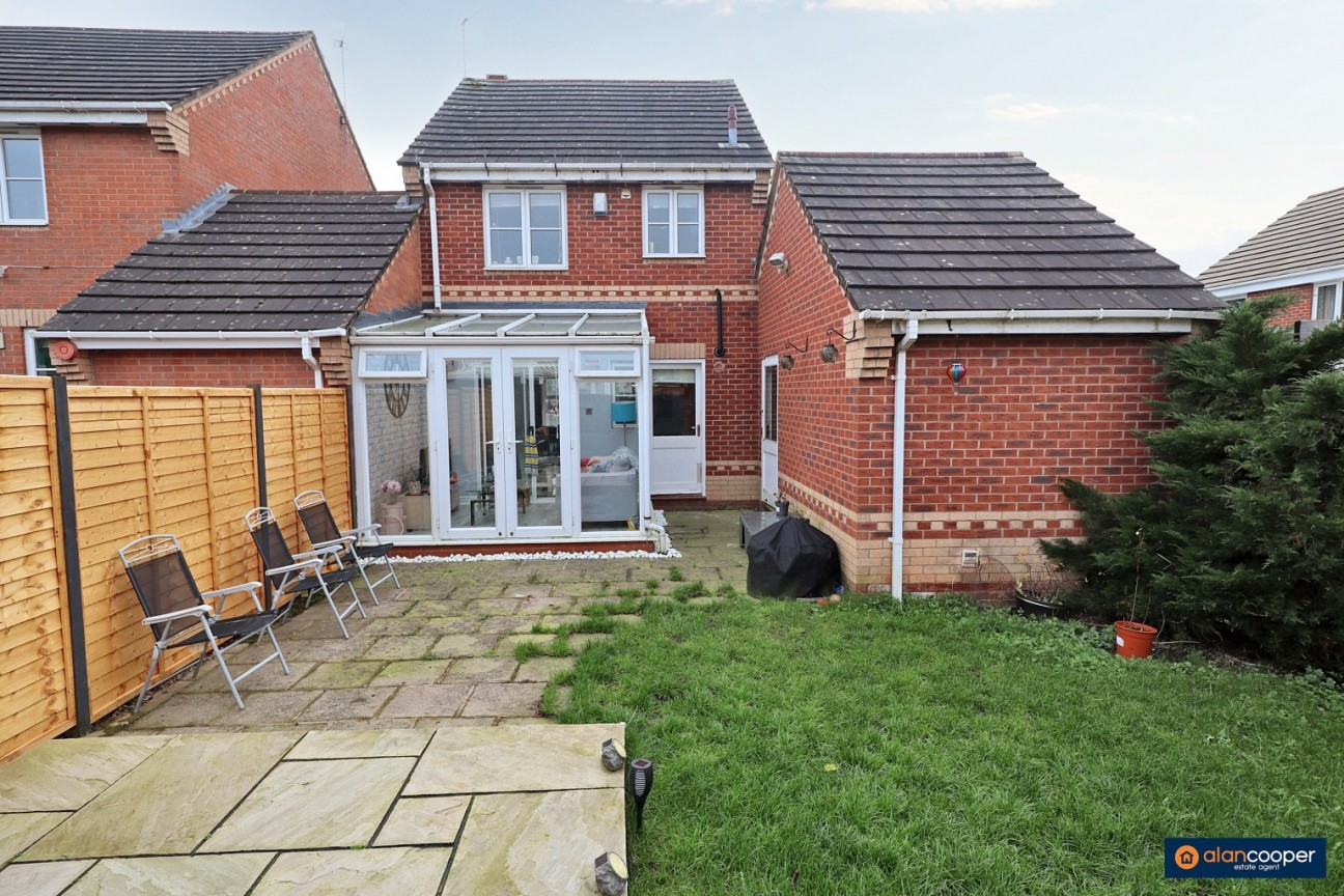 Trentham Close, Maple Park, Nuneaton, CV11 4XB