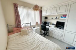 Pallett Drive, St Nicolas Park, Nuneaton, CV11 6EG