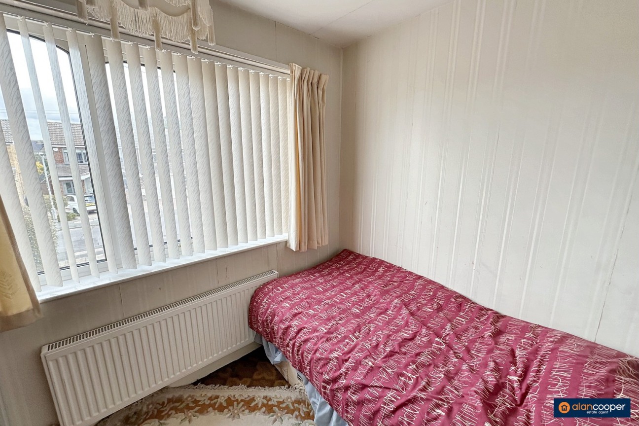 Pallett Drive, St Nicolas Park, Nuneaton, CV11 6EG
