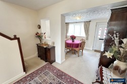 Pallett Drive, St Nicolas Park, Nuneaton, CV11 6EG