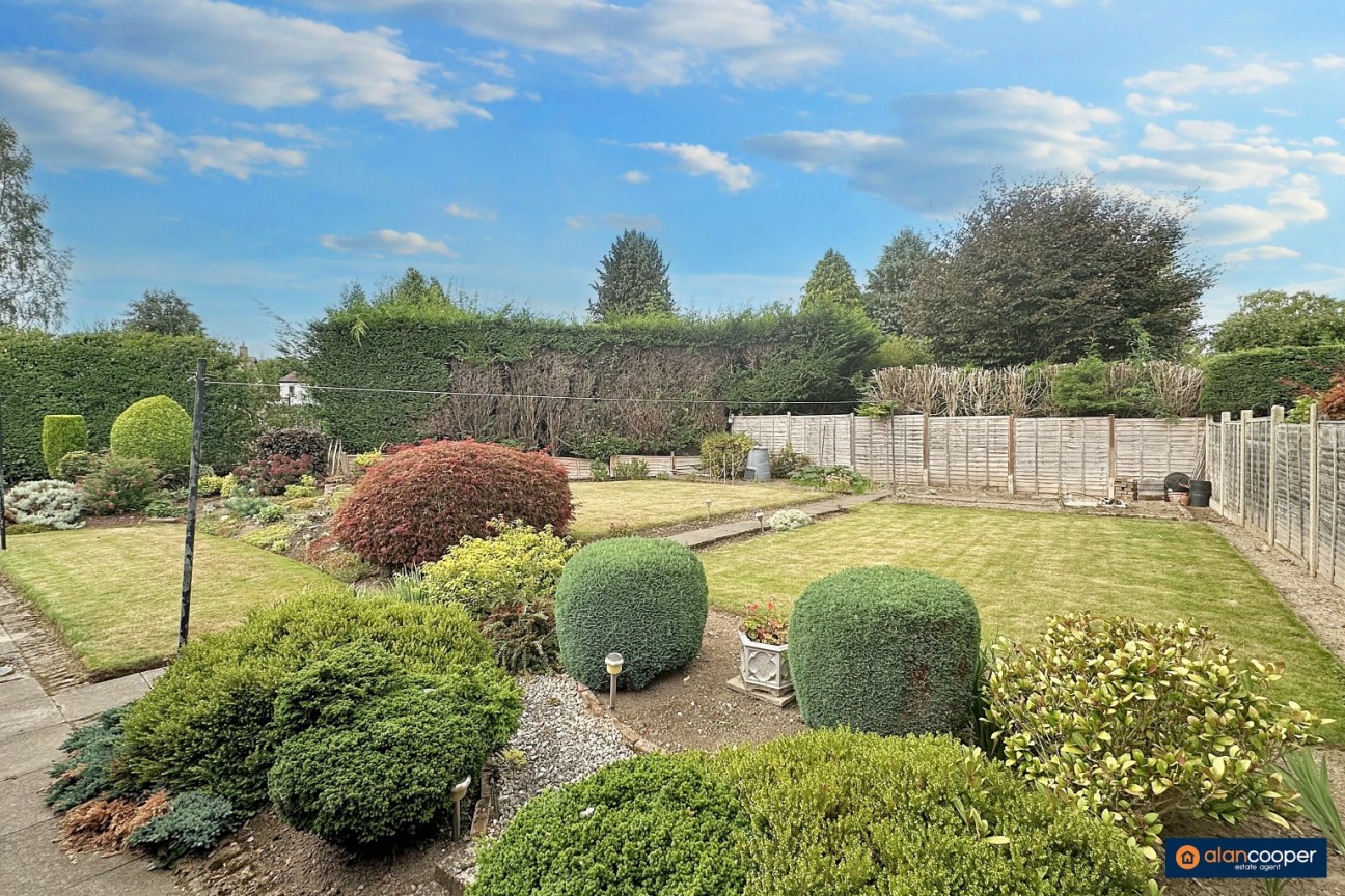 Rainsbrook Drive, Whitestone, Nuneaton, CV11 6UE