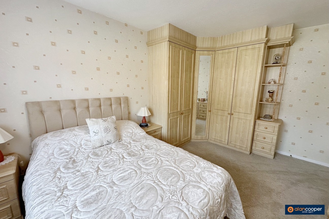 Rainsbrook Drive, Whitestone, Nuneaton, CV11 6UE