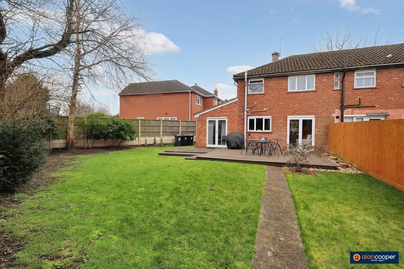 Staples Close, Bulkington, CV12 9PG