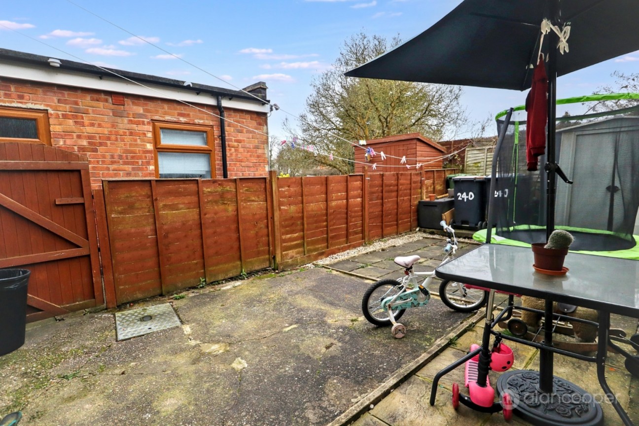 Westbury Road, Stockingford, Nuneaton, CV10 8HJ