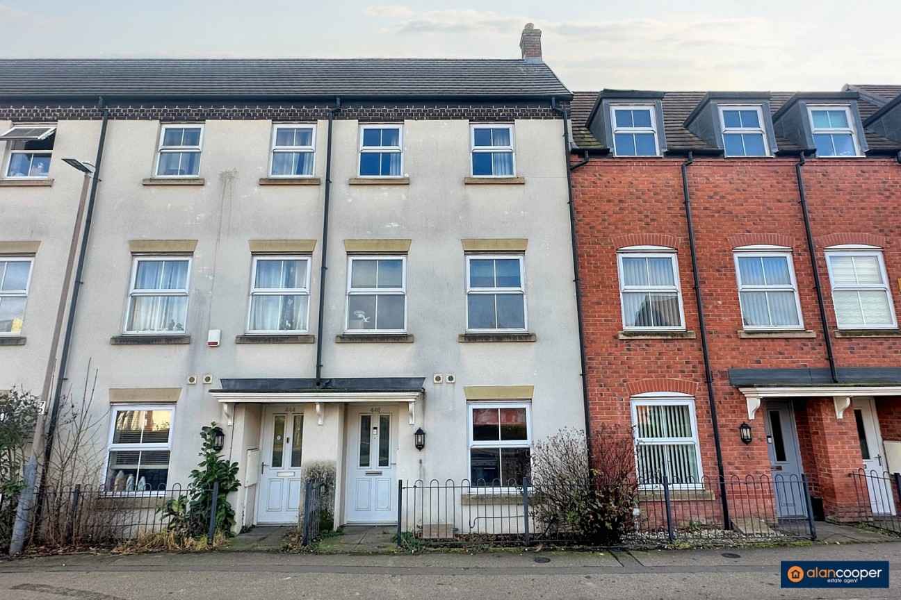 Cedar Road, Nuneaton, CV10 9DN