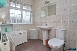 Farndon Close, Bulkington, CV12 9QH