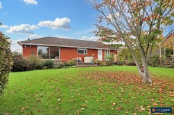 Farndon Close, Bulkington, CV12 9QH