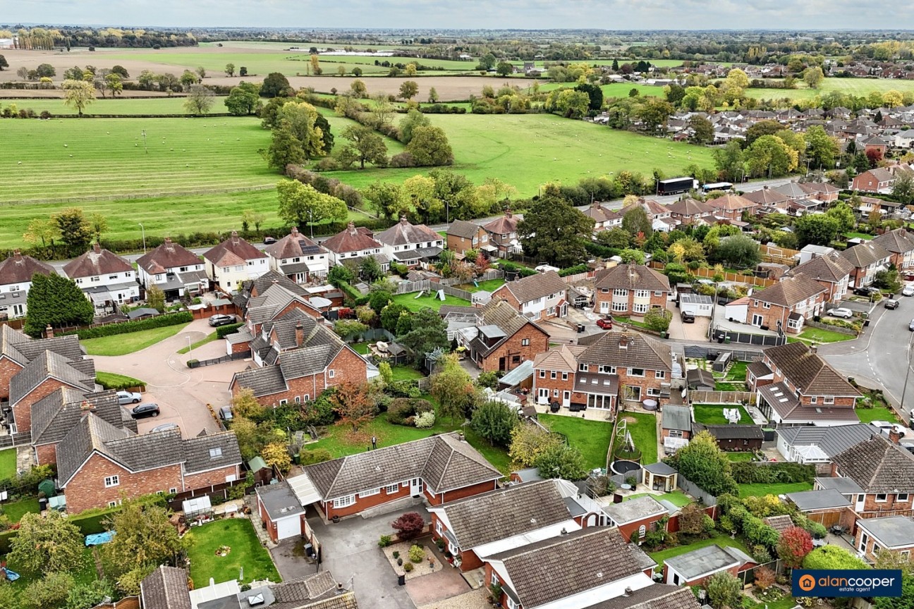 Farndon Close, Bulkington, CV12 9QH
