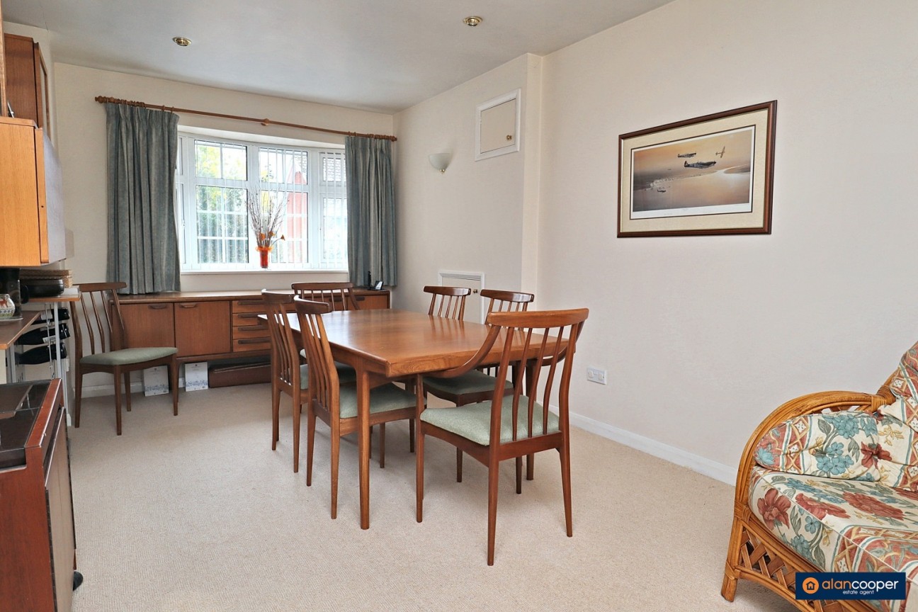 Farndon Close, Bulkington, CV12 9QH