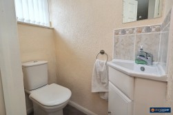 Farndon Close, Bulkington, CV12 9QH