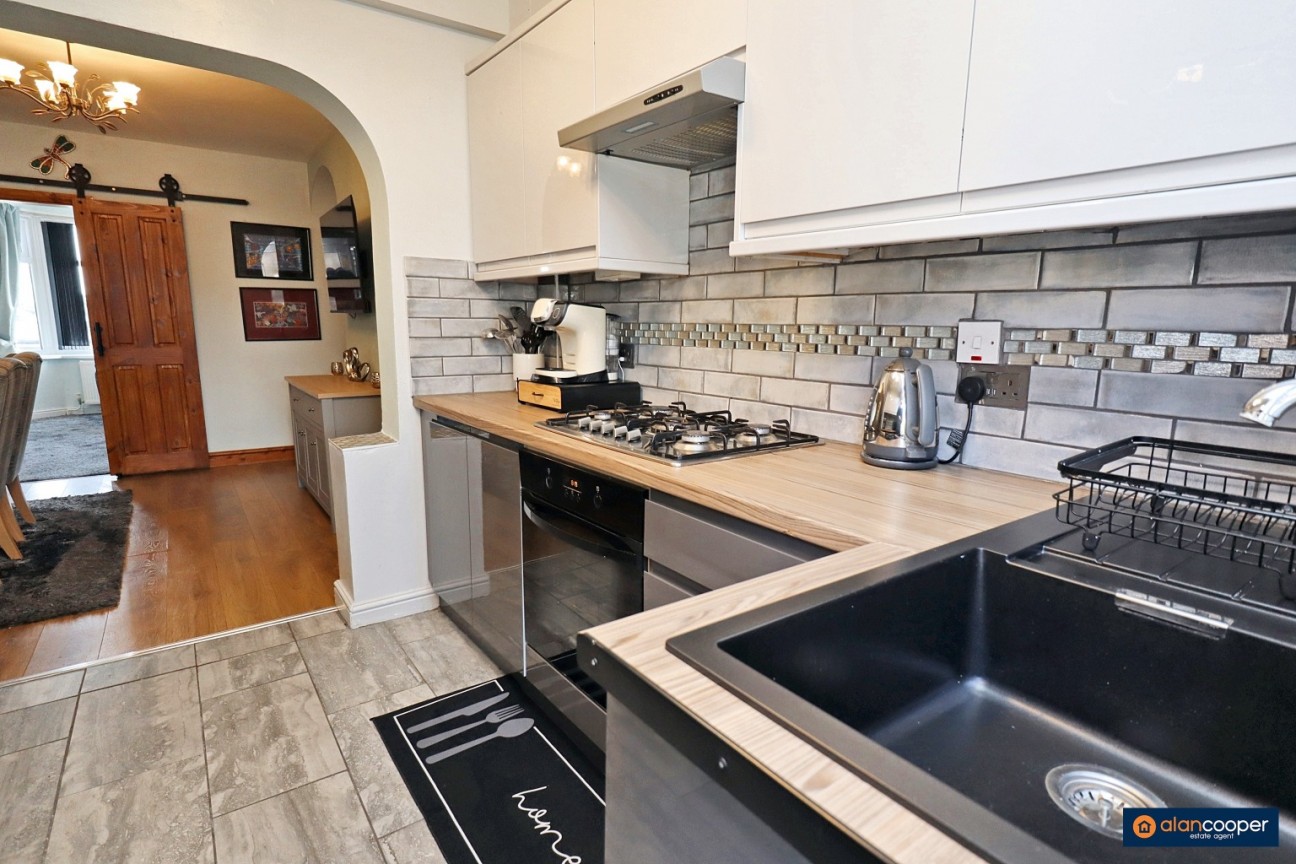 Nuneaton Road, Bulkington, CV12 9QL
