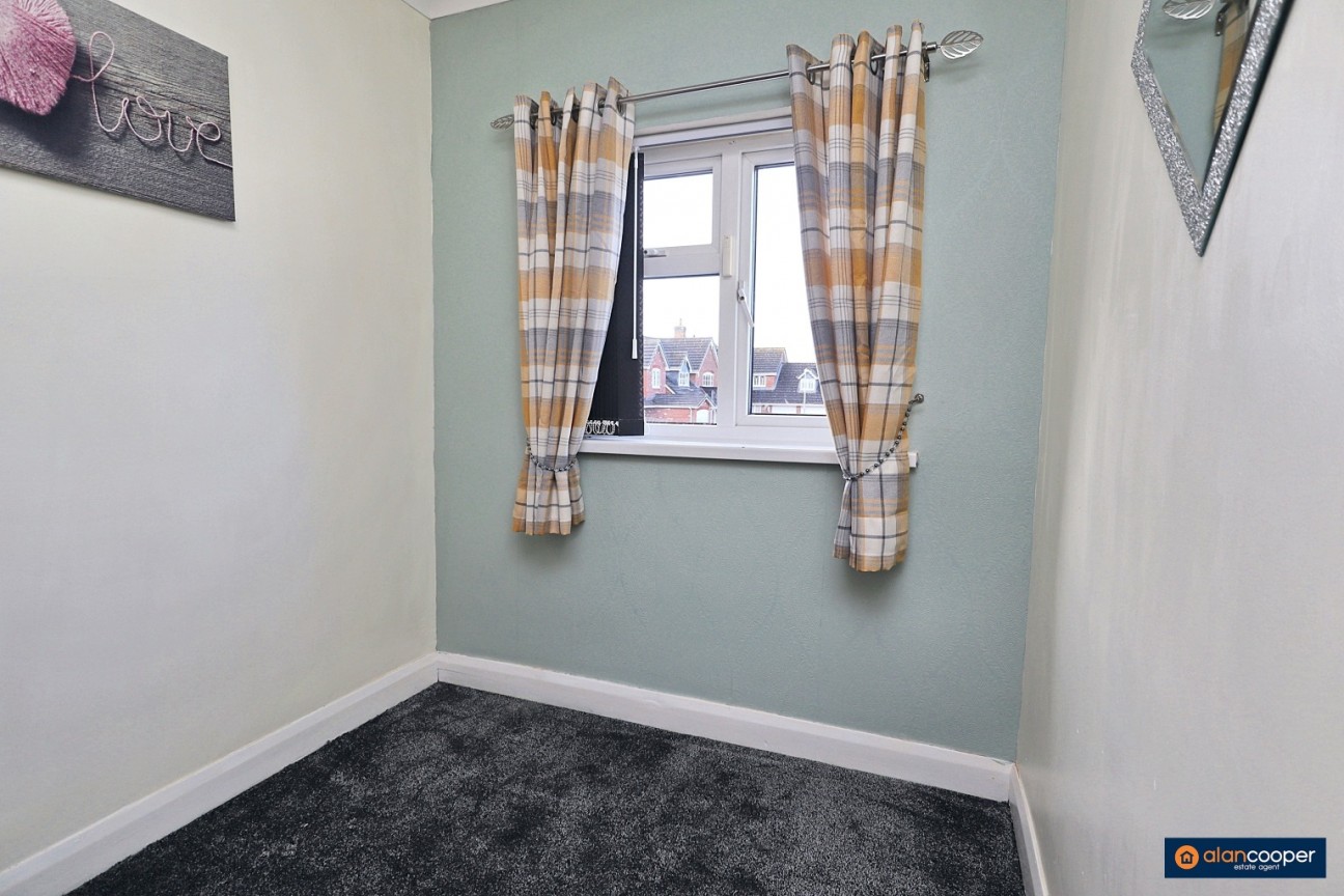 Nuneaton Road, Bulkington, CV12 9QL