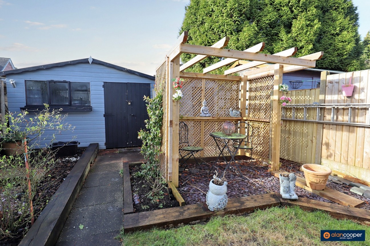 Nuneaton Road, Bulkington, CV12 9QL