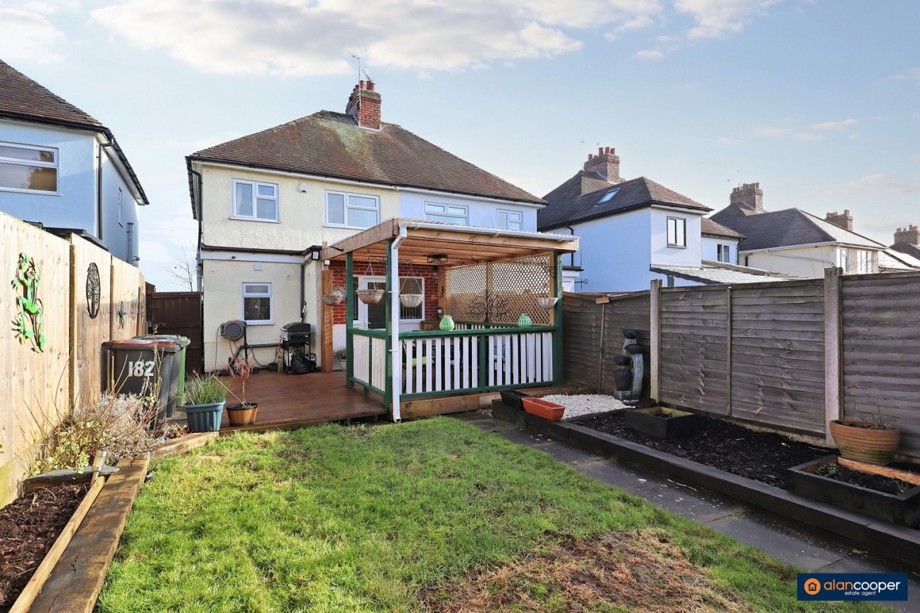 Nuneaton Road, Bulkington, CV12 9QL