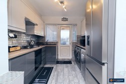 Nuneaton Road, Bulkington, CV12 9QL