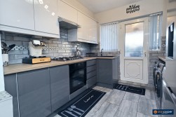 Nuneaton Road, Bulkington, CV12 9QL