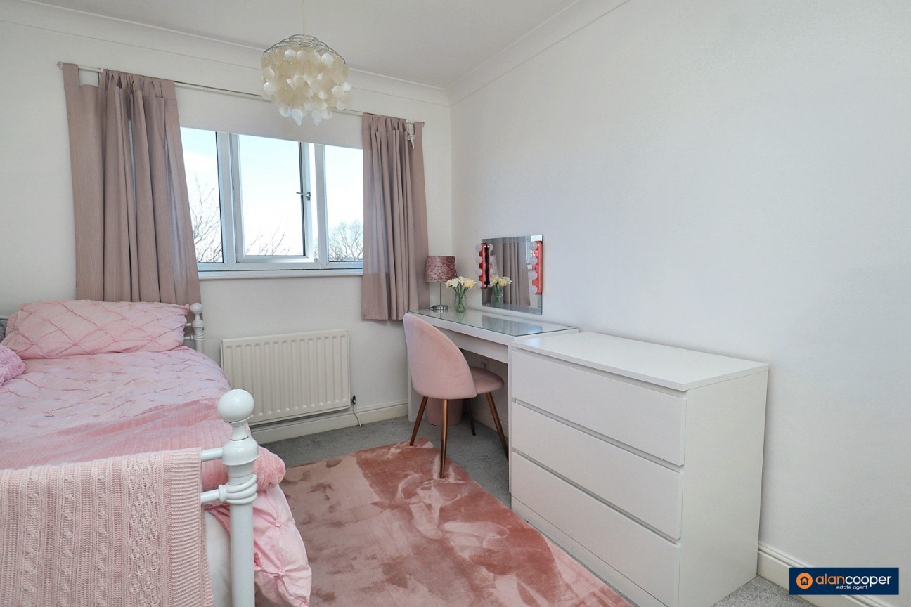 Merlin Avenue, Poplar Farm, Nuneaton, CV10 9JZ