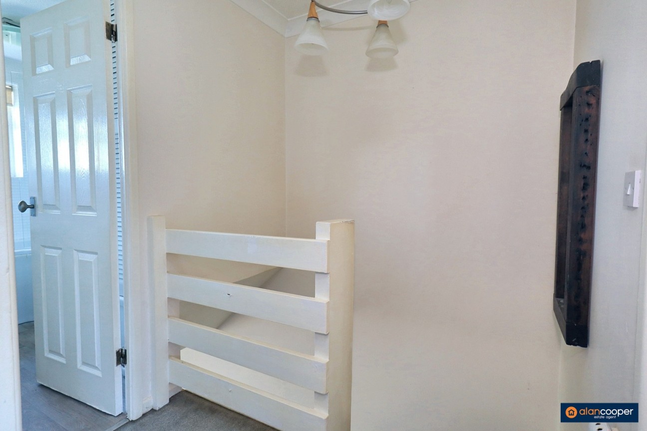 Merlin Avenue, Poplar Farm, Nuneaton, CV10 9JZ
