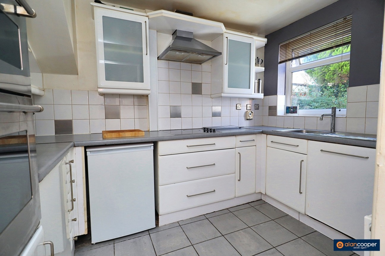 Merlin Avenue, Poplar Farm, Nuneaton, CV10 9JZ