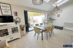 Pallett Drive, St Nicolas Park, Nuneaton, CV11 6EG