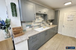 Pallett Drive, St Nicolas Park, Nuneaton, CV11 6EG