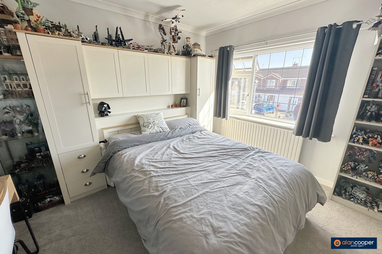 Pallett Drive, St Nicolas Park, Nuneaton, CV11 6EG