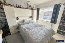 Pallett Drive, St Nicolas Park, Nuneaton, CV11 6EG