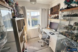 Pallett Drive, St Nicolas Park, Nuneaton, CV11 6EG