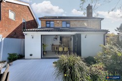 Pallett Drive, St Nicolas Park, Nuneaton, CV11 6EG